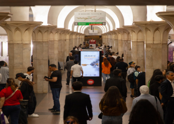 Bakı metrosunda veyplərin təhlükələri barədə sosial reklamlar yayımlanır