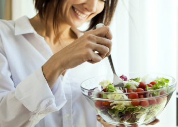 Yayda salat və mayalanmış süd məhsulları vacibdir