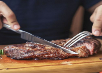 Həkim qaraciyəri zədələyən az bilinən qidaları açıqladı