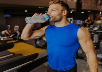 Maye pəhriz: yalnız maye qidalarla bir həftə nə baş verir?