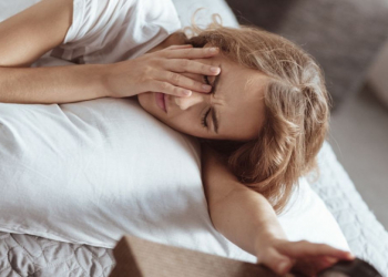 Səhər yorğun oyanırsınızsa, səbəb D vitamini çatışmazlığı ola bilər