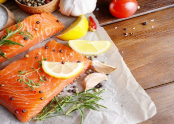 Qastroenteroloq yaşlanmanı ləngidən qırmızı balıq növünü açıqladı