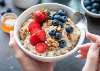 Gecə üçün yulaf sıyığı: təbii yuxu gətirən 6 məhsul