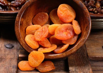 Qurudulmuş meyvələr niyə kükürd dioksidi ilə işlənir?