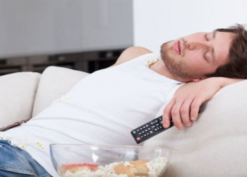 Divanda yatmaq zərərsiz deyil – gözlənilməz riskləri