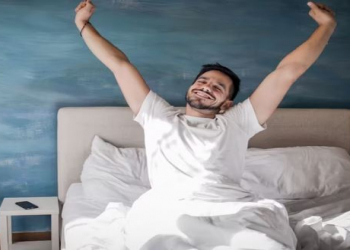 Alimlər səhərlər daha xoşbəxt olmağımızın səbəbini açıqladı