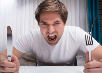 Stressi yeməklə “ört-basdır” etdiyinizi necə anlamaq olar?