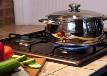 Şorbanı qapaqlı, yoxsa qapaqsız bişirməli? – düzgün üsul açıqlanıb