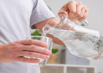 Dietoloq açıqladı: həqiqətən faydalı olan su hansıdır?