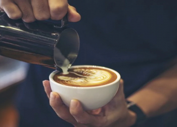 Müntəzəm qəhvə içmək kofeinə qarşı dözümlülük yaradır