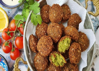 Falafel: evdə hazırlanması və ləzzətli təqdimat üsulları