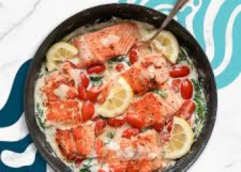 Qırmızı balıq və ispanaqlı kremli piroq: zərif dadı ilə seçilən resept