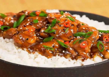 Teriyaki souslu keşyu ilə toyuq – 15 dəqiqəyə hazır ləzzətli yemək