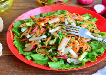 Vitaminlə zəngin salat resepti: həkimlər sağlam seçim kimi tövsiyə edir