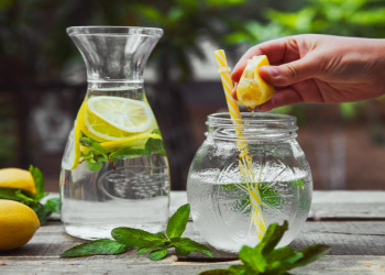 Limonlu su içmək sağlamlığa necə təsir edir?