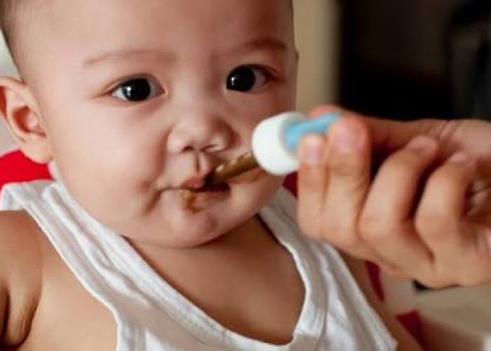 Yenidoğulmuş körpələrə hansı vitaminlər verilməlidir?