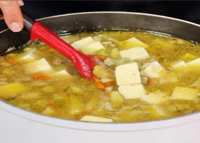 Zərif və ətirli: Qaymaqlı toyuq şorbası resepti