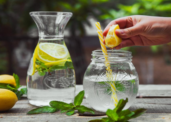 Limonlu su içmək sağlamlığa necə təsir edir?